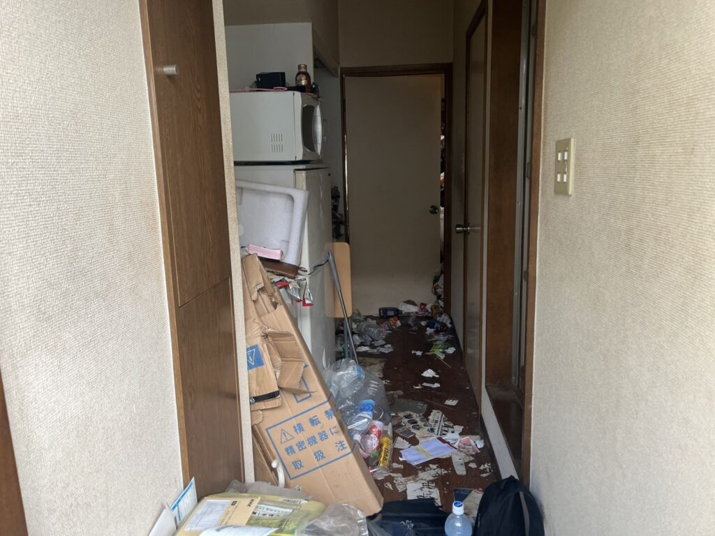 岡山県玉野市2DKアパートF様の特殊清掃事例 Before