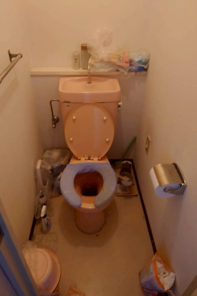 岡山県笠岡市2DKマンションT様の特殊清掃事例 Before