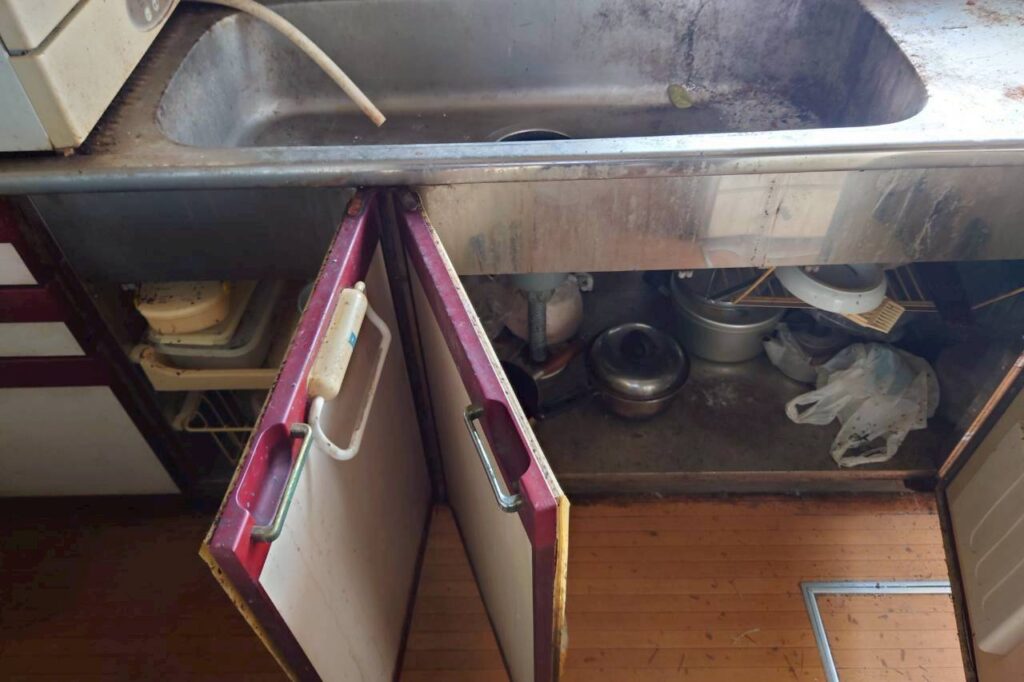 岡山県久米南町1LDKマンションI様の特殊清掃事例 Before