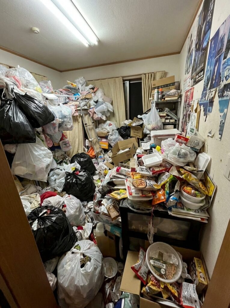 福岡県宗像市3LDK戸建てH様のゴミ屋敷片付け事例 Before