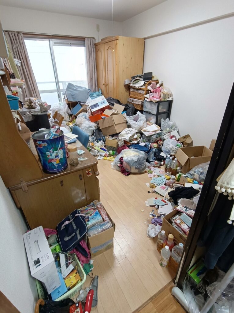 熊本県山都町2LDK戸建てT様のゴミ屋敷片付け事例 Before