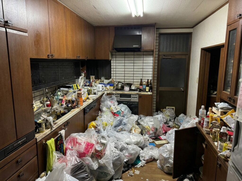 大分県竹田市3LDK戸建てY様のゴミ屋敷片付け事例 Before
