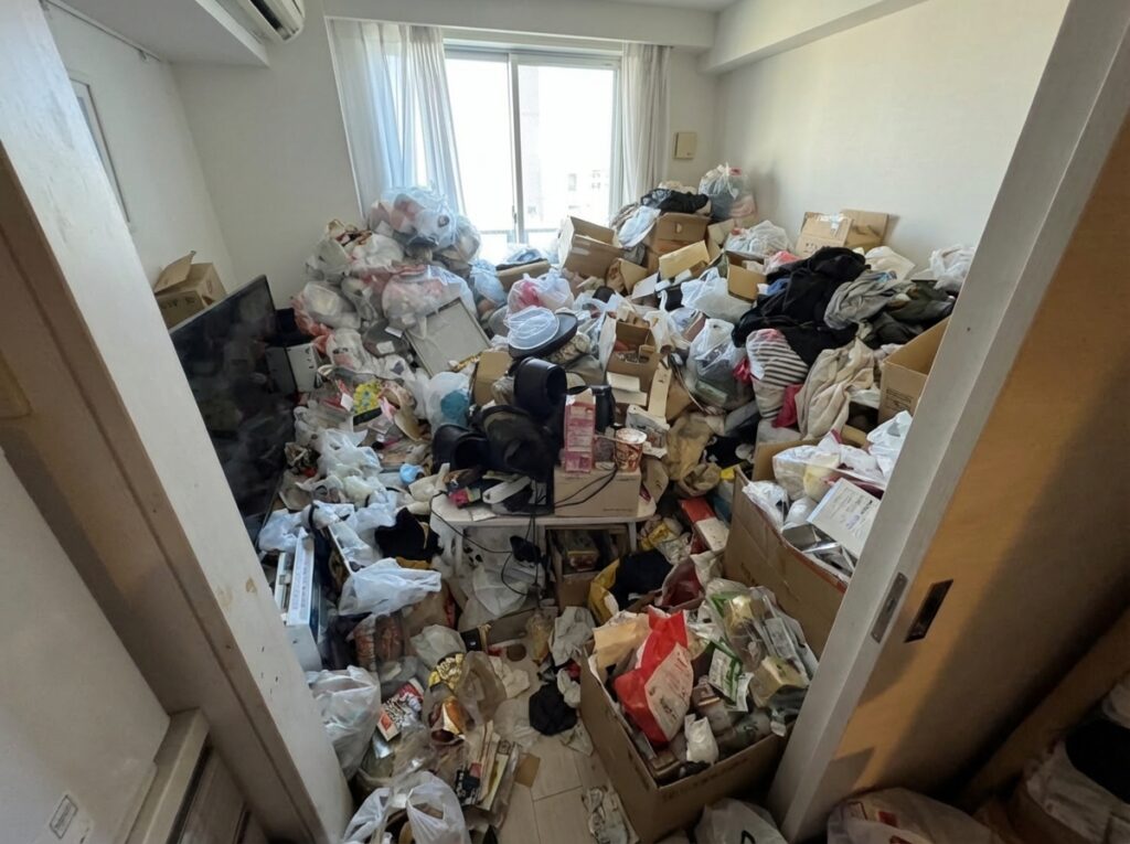 熊本県水上村1KマンションW様のゴミ屋敷片付け事例 Before