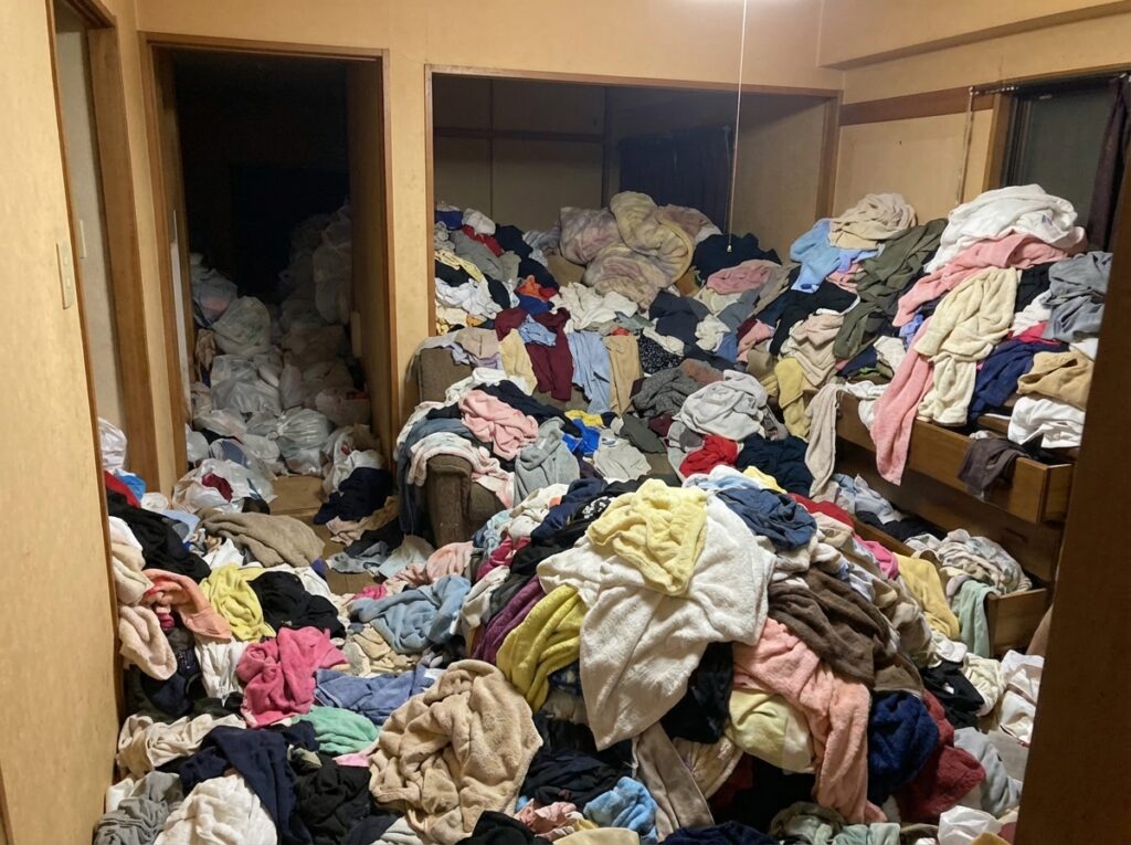 熊本県玉東町5LDK以上戸建てT様のゴミ屋敷片付け事例 Before