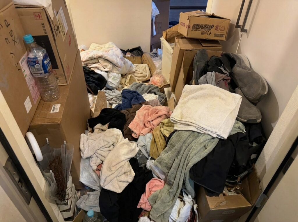 熊本県相良村1DKマンションY様のゴミ屋敷片付け事例 Before