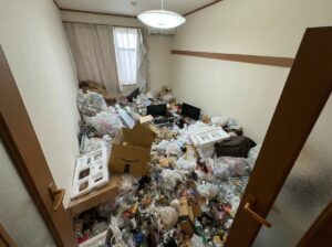 福岡県粕屋町1DKマンションM様のゴミ屋敷片付け事例