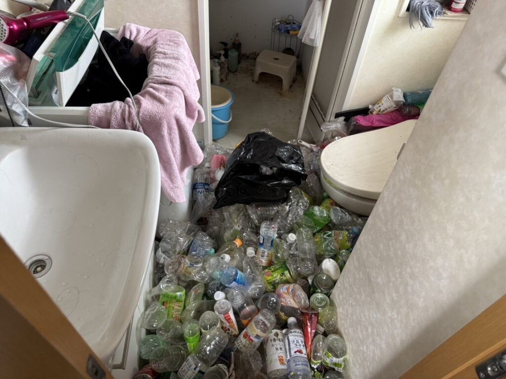 長崎県諫早市3LDKマンションY様のゴミ屋敷片付け事例 Before