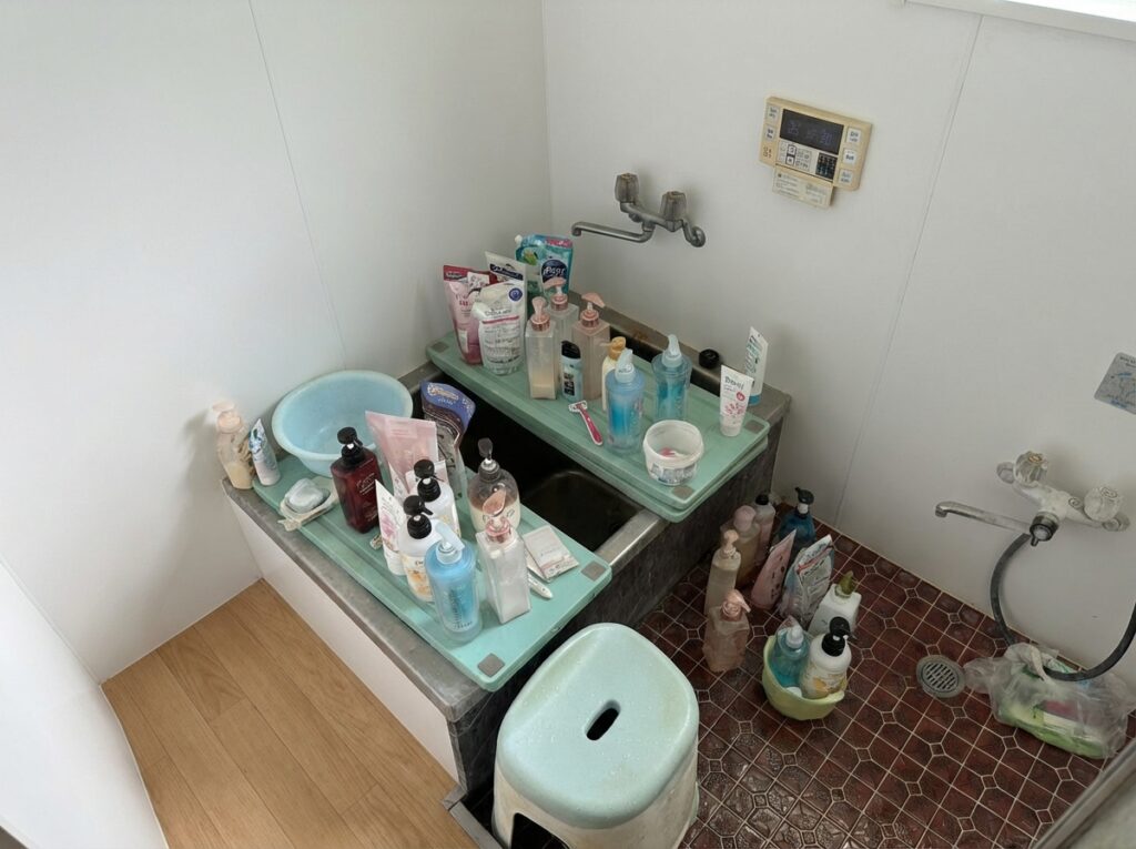 佐賀県佐賀市1KアパートU様のゴミ屋敷片付け事例 Before