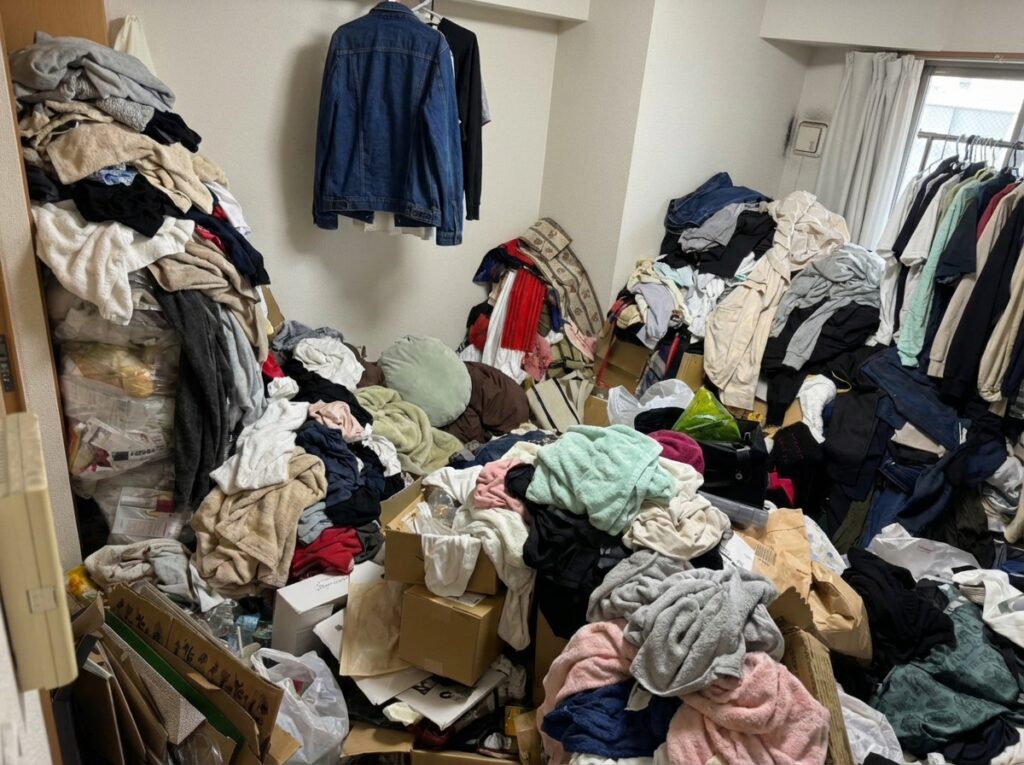 長崎県島原市3LDKマンションO様のゴミ屋敷片付け事例 Before