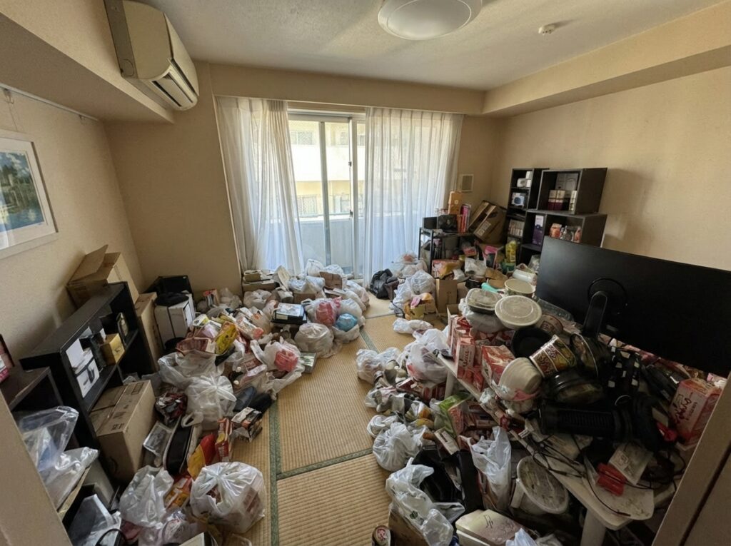 熊本県多良木町3LDKマンションK様のゴミ屋敷片付け事例 Before