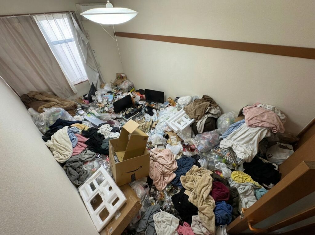 福岡県粕屋町3LDKマンションH様のゴミ屋敷片付け事例 Before