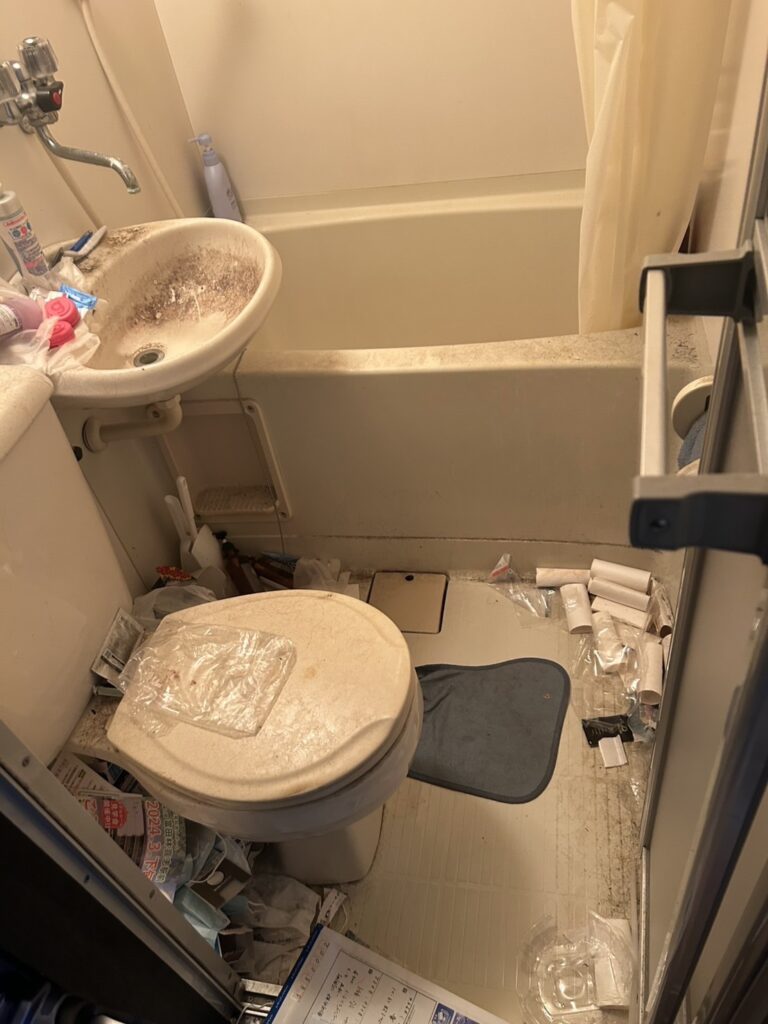 徳島県上勝町1LDKアパートM様のゴミ屋敷片付け事例 Before