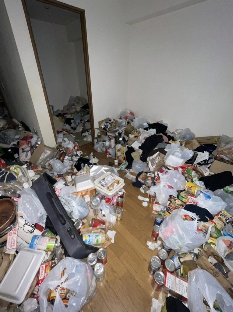 佐賀県鹿島市3LDKマンションS様のゴミ屋敷片付け事例 Before