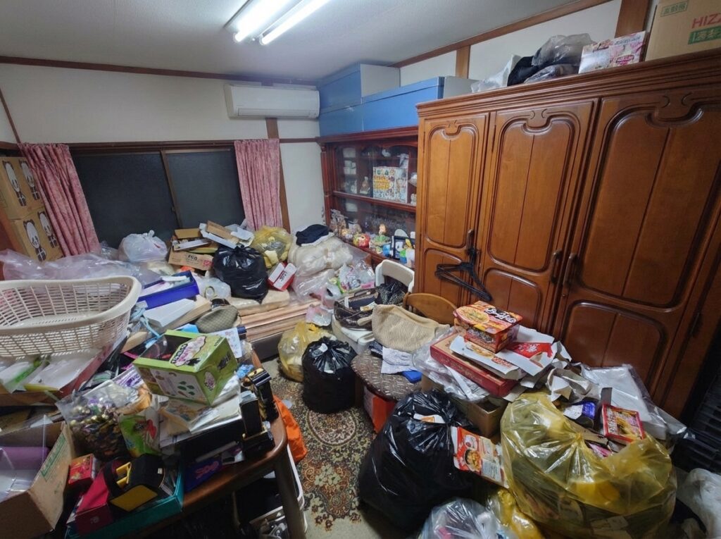 熊本県南小国町3LDK戸建てT様のゴミ屋敷片付け事例 Before