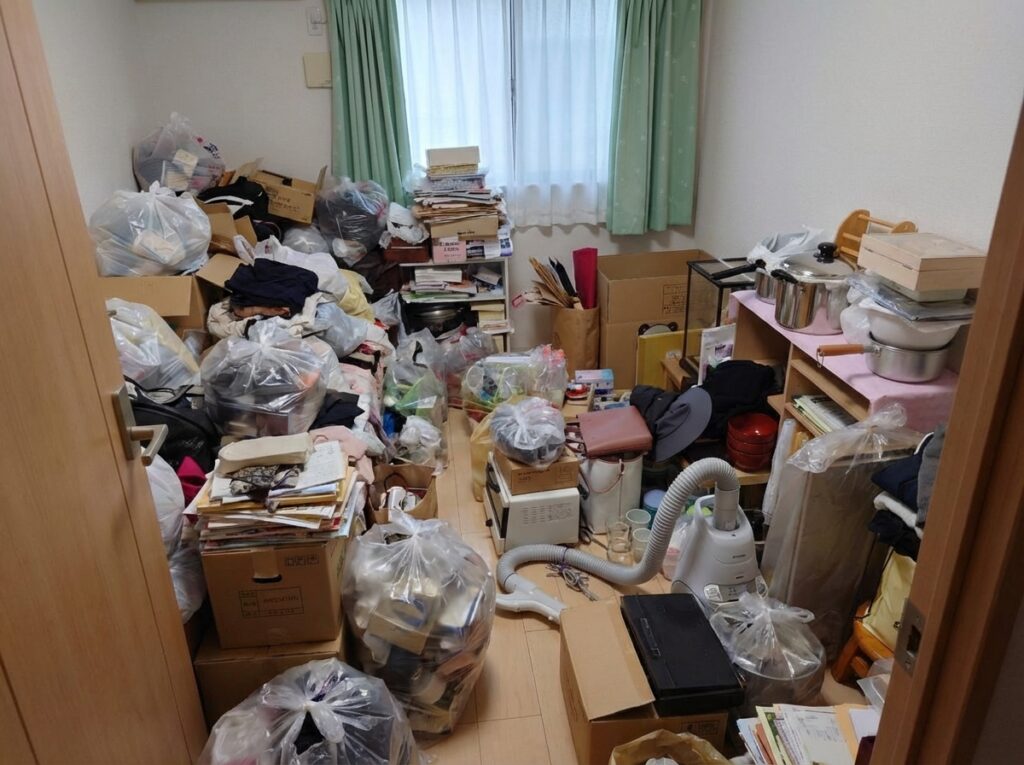 熊本県産山村2LDK戸建てK様のゴミ屋敷片付け事例 Before