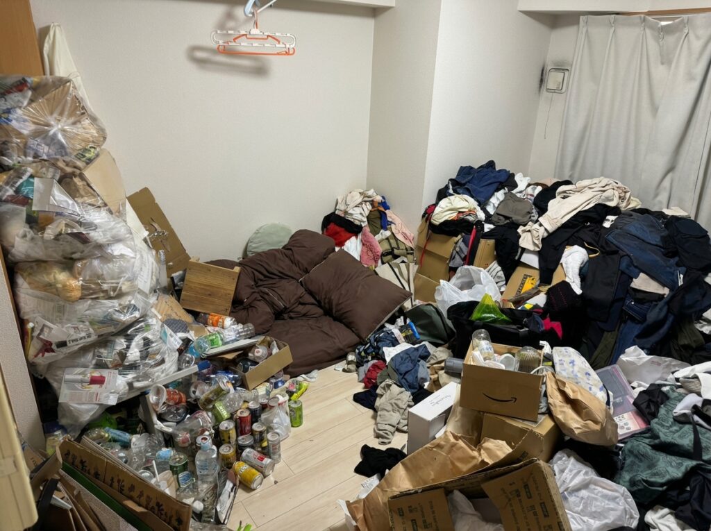 長崎県島原市1KアパートA様のゴミ屋敷片付け事例 Before