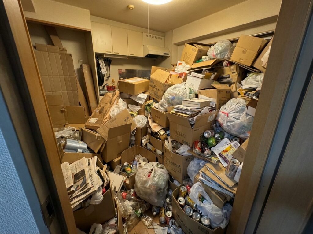 長崎県小値賀町5LDK以上戸建てK様のゴミ屋敷片付け事例 Before