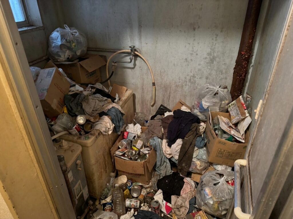 熊本県高森町3LDK戸建てK様のゴミ屋敷片付け事例 Before