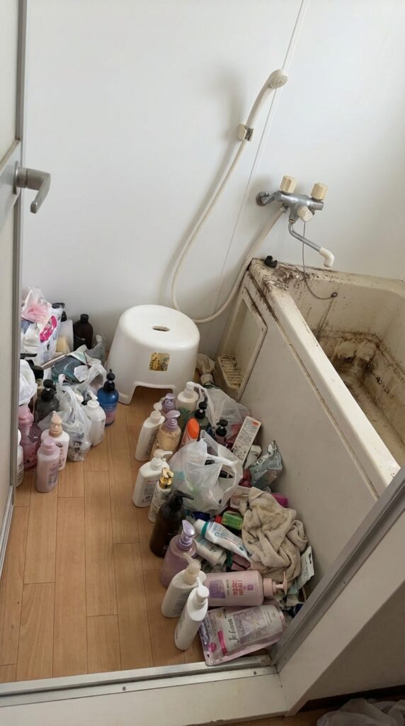 福岡県水巻町3LDK戸建てS様のゴミ屋敷片付け事例 Before