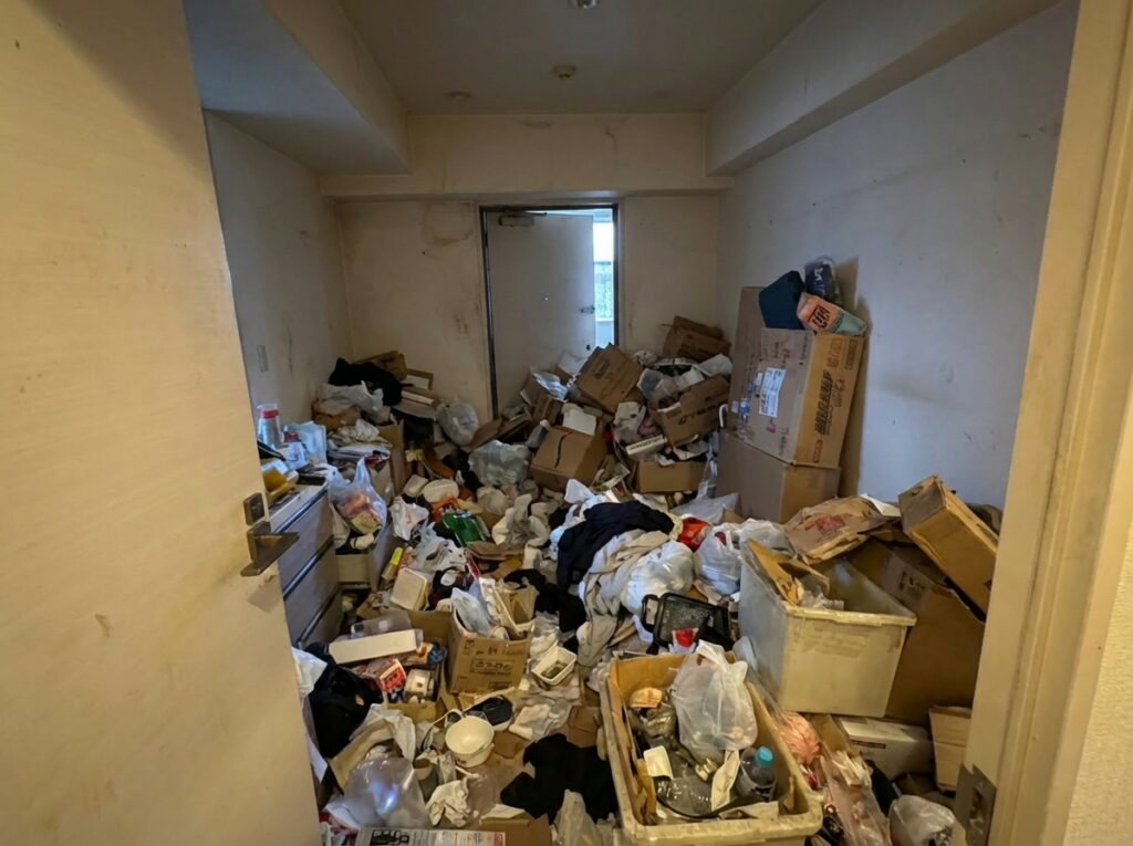 熊本県多良木町2LDK戸建てT様のゴミ屋敷片付け事例 Before