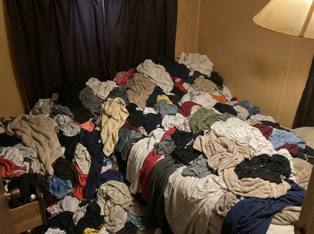 熊本県美里町4LDK戸建てF様のゴミ屋敷片付け事例 Before