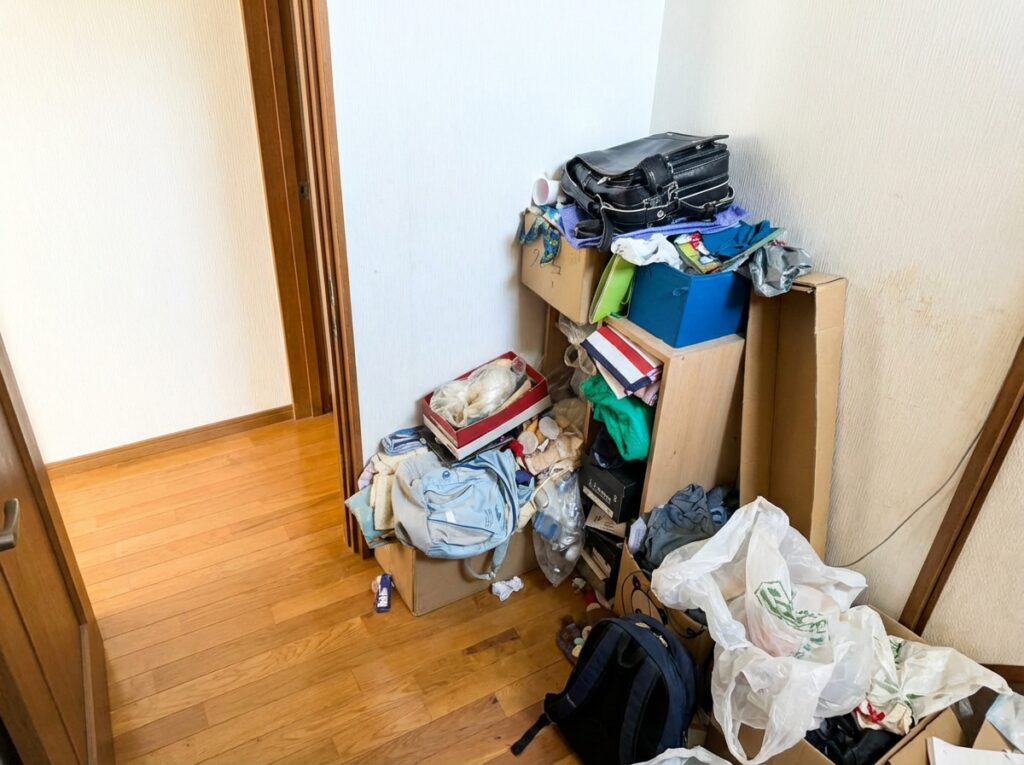 大分県豊後大野市5LDK以上戸建てH様のゴミ屋敷片付け事例 Before