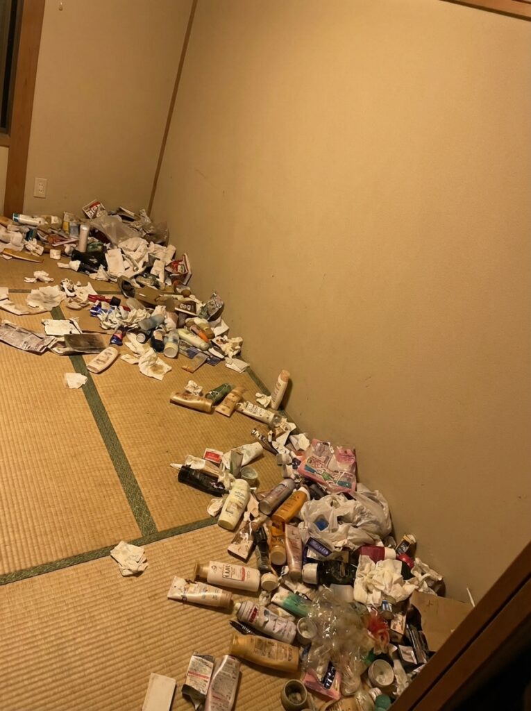 熊本県阿蘇市4LDK戸建てY様のゴミ屋敷片付け事例 Before