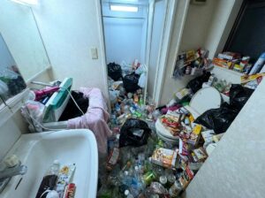 長崎県大村市2LDKアパートT様のゴミ屋敷片付け事例