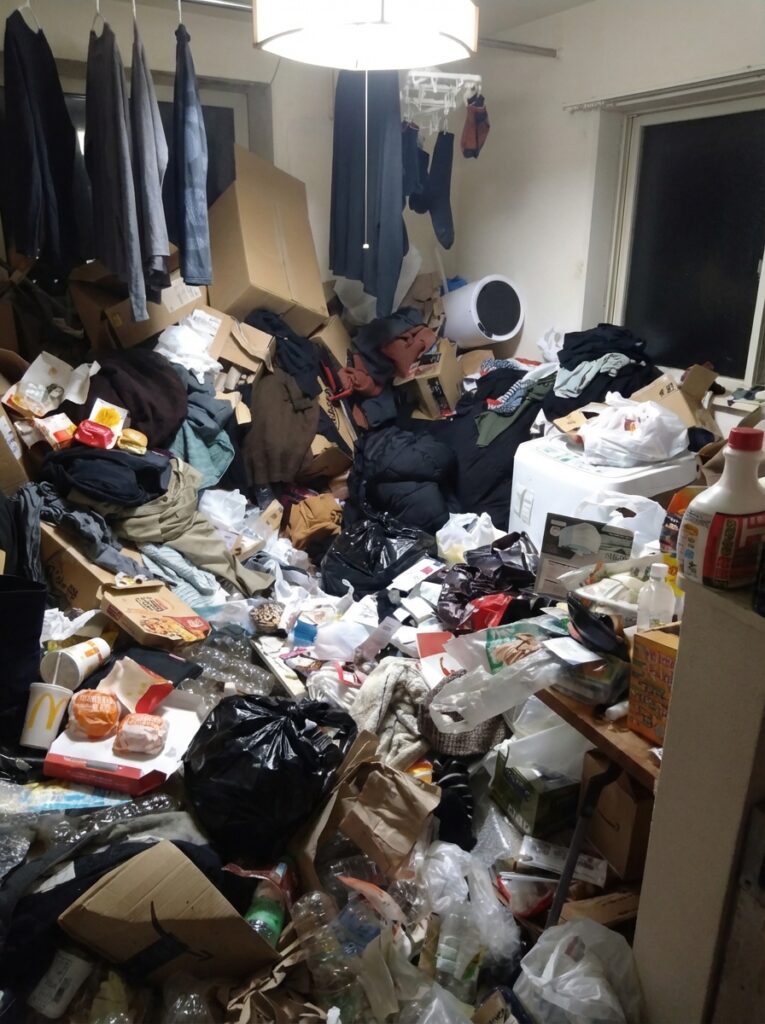 高知県安田町3LDK戸建てU様のゴミ屋敷片付け事例 Before