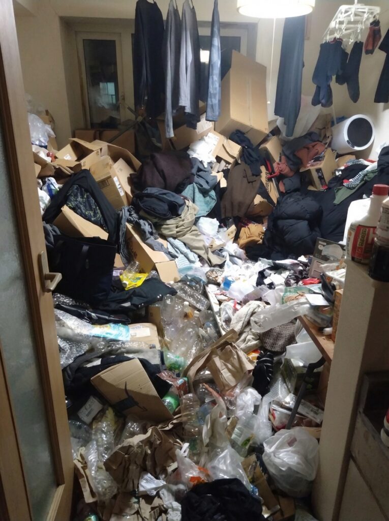 高知県北川村1DKマンションW様のゴミ屋敷片付け事例 Before