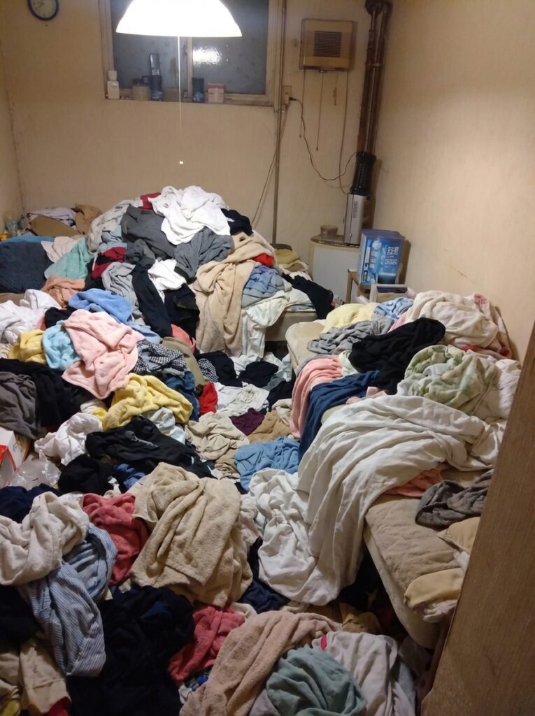 高知県大豊町5LDK以上戸建てI様のゴミ屋敷片付け事例 Before