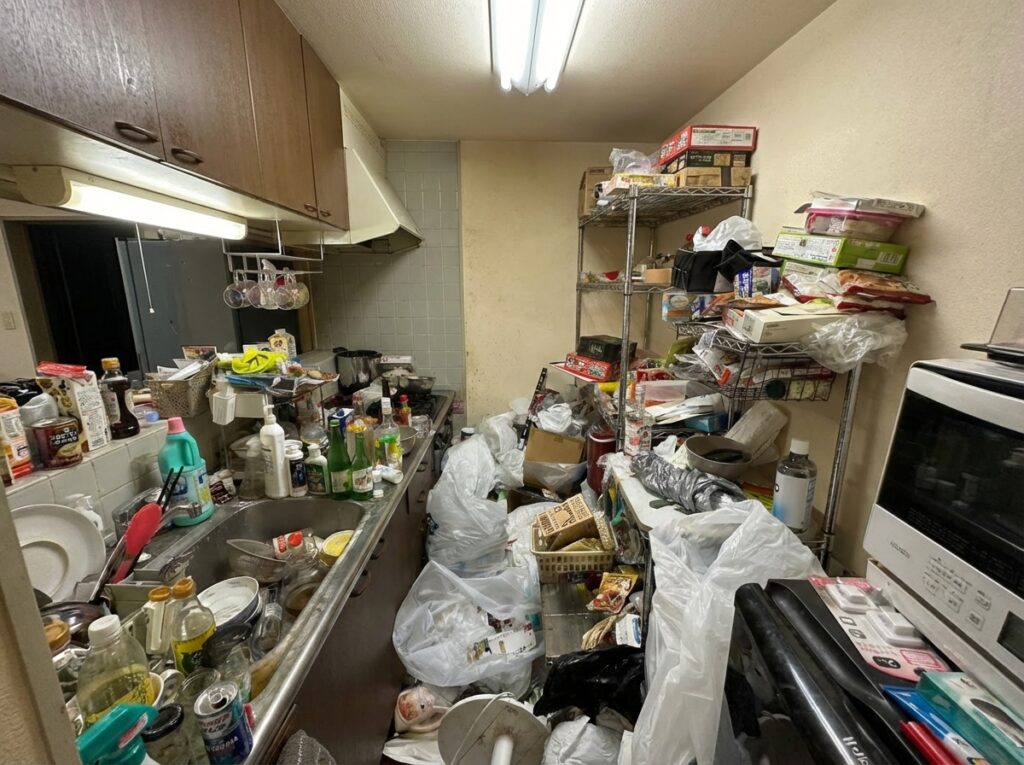 福岡県糸田町5LDK以上戸建てN様のゴミ屋敷片付け事例 Before