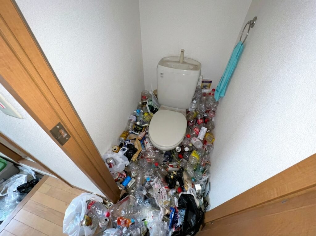 福岡県篠栗町3LDKマンションT様のゴミ屋敷片付け事例 Before