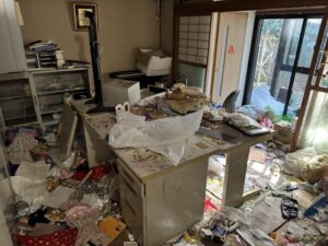 徳島県徳島市3LDKマンションI様のゴミ屋敷片付け事例