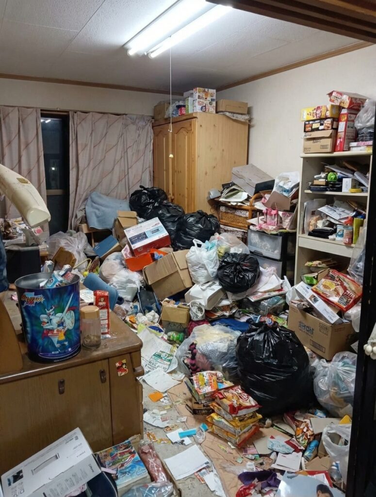 熊本県山都町4LDK戸建てM様のゴミ屋敷片付け事例 Before