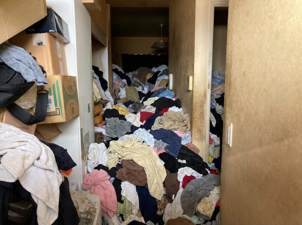 熊本県長洲町1LDKマンションK様のゴミ屋敷片付け事例 Before