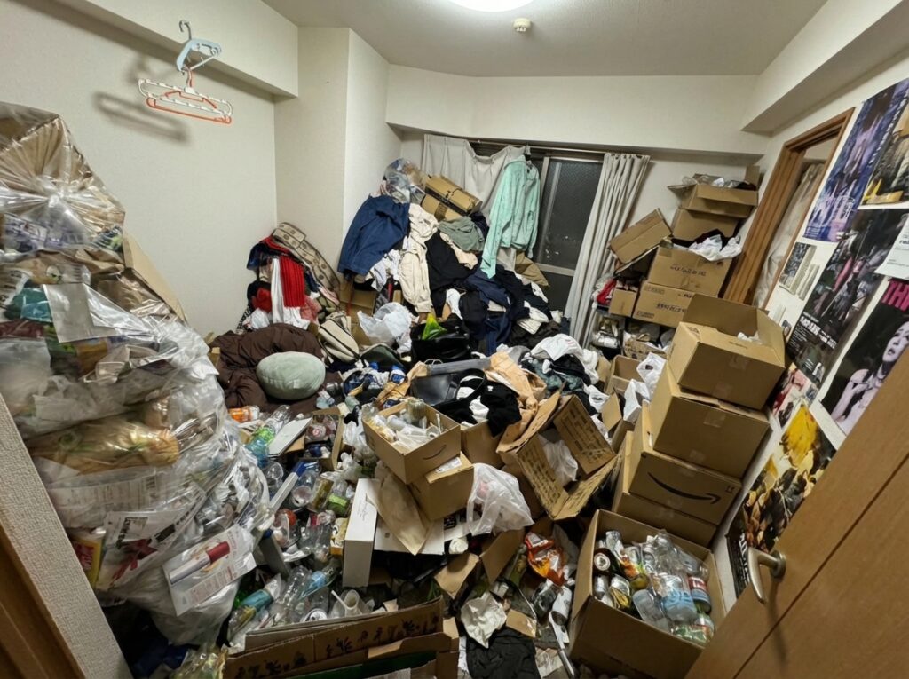 長崎県島原市2LDK戸建てT様のゴミ屋敷片付け事例 Before