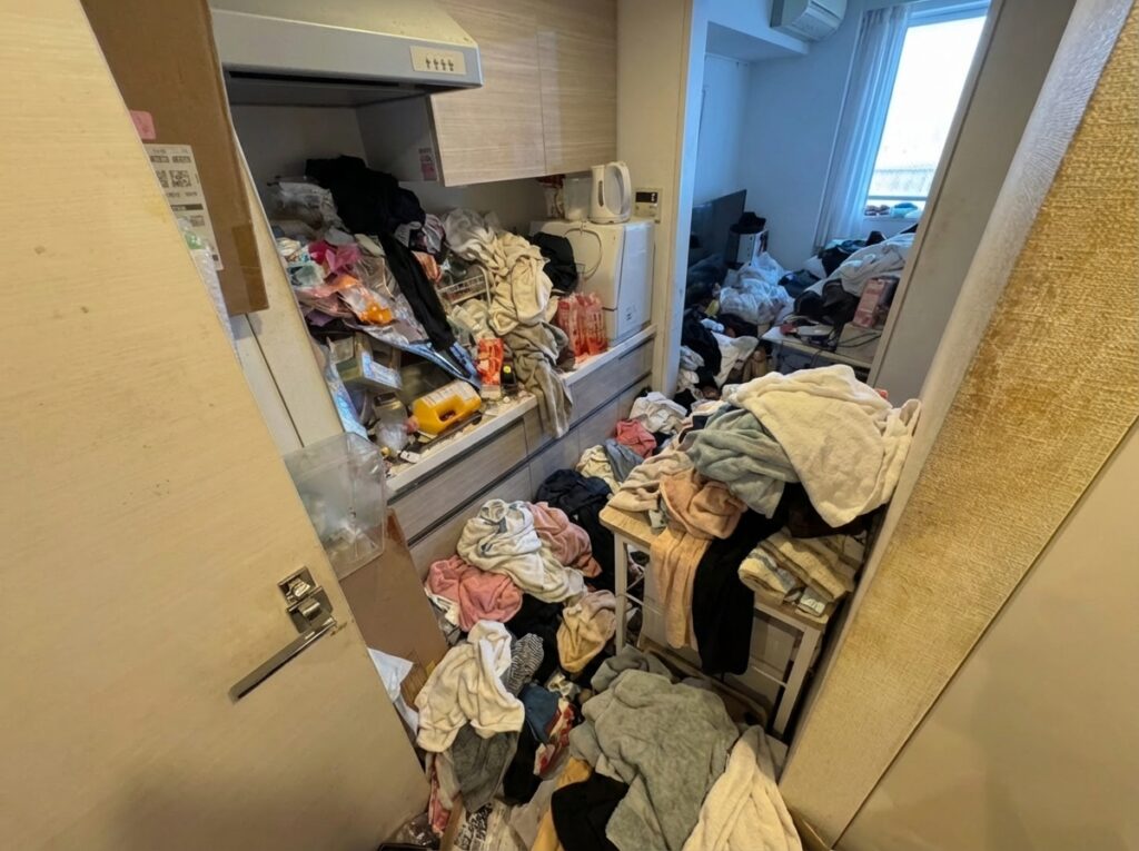 熊本県水上村1LDKマンションS様のゴミ屋敷片付け事例 Before