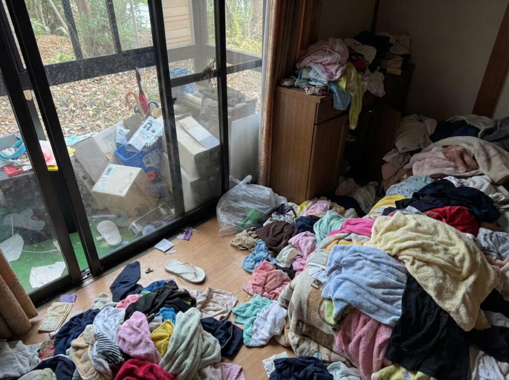 大分県姫島村1DKマンションS様のゴミ屋敷片付け事例 Before