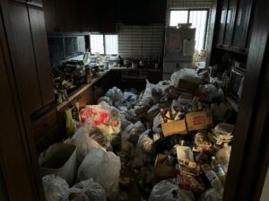 大分県豊後高田市1DKマンションH様のゴミ屋敷片付け事例