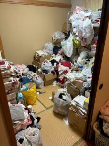 福岡県太宰府市2LDKマンションA様のゴミ屋敷片付け事例