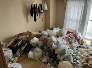 佐賀県有田町3LDKマンションM様のゴミ屋敷片付け事例