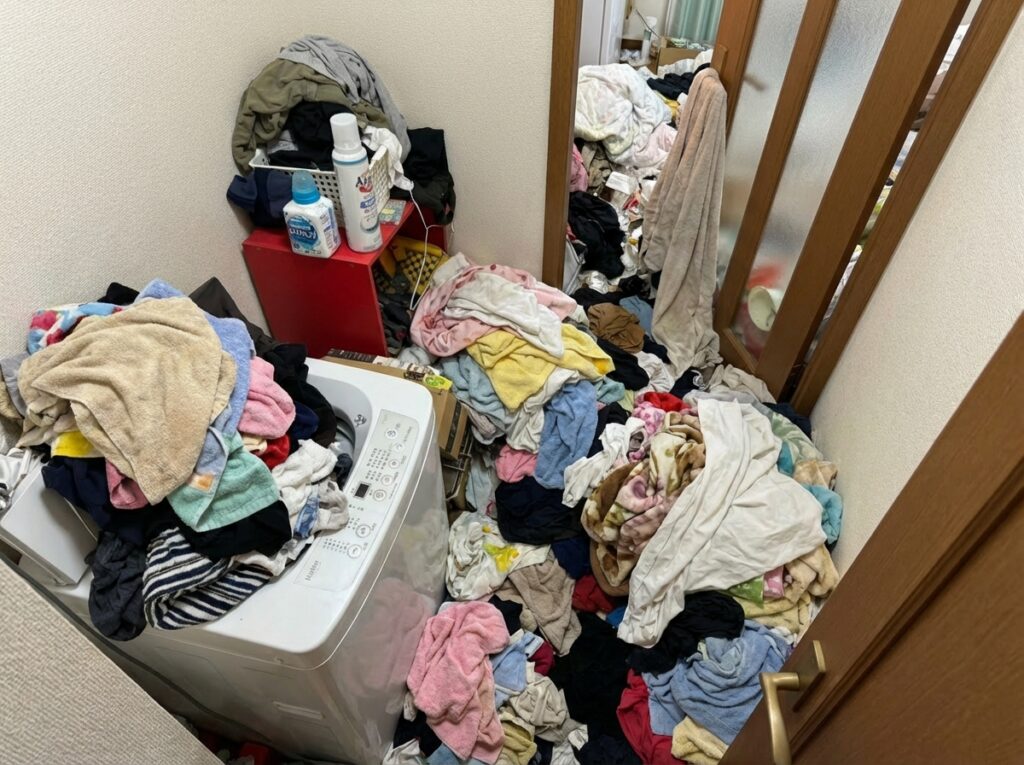 福岡県糸島市1KアパートH様のゴミ屋敷片付け事例 Before