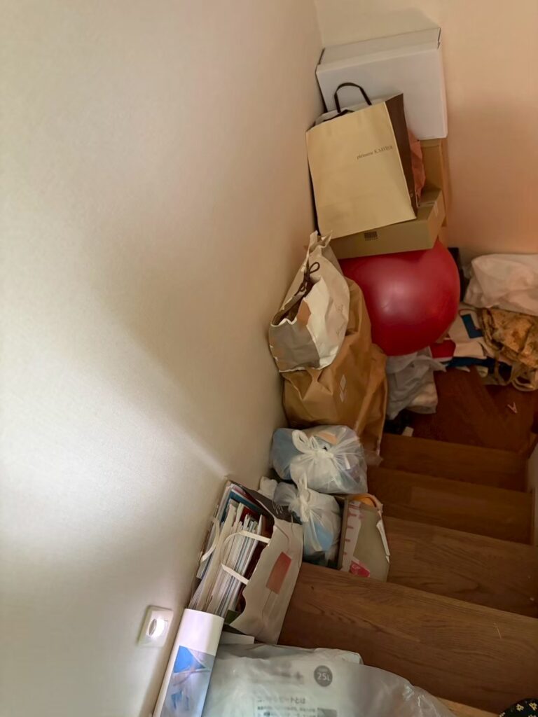 福岡県筑紫野市2DKアパートE様のゴミ屋敷片付け事例 Before