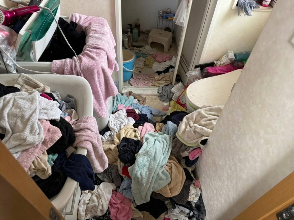 長崎県大村市5LDK以上戸建てS様のゴミ屋敷片付け事例 Before