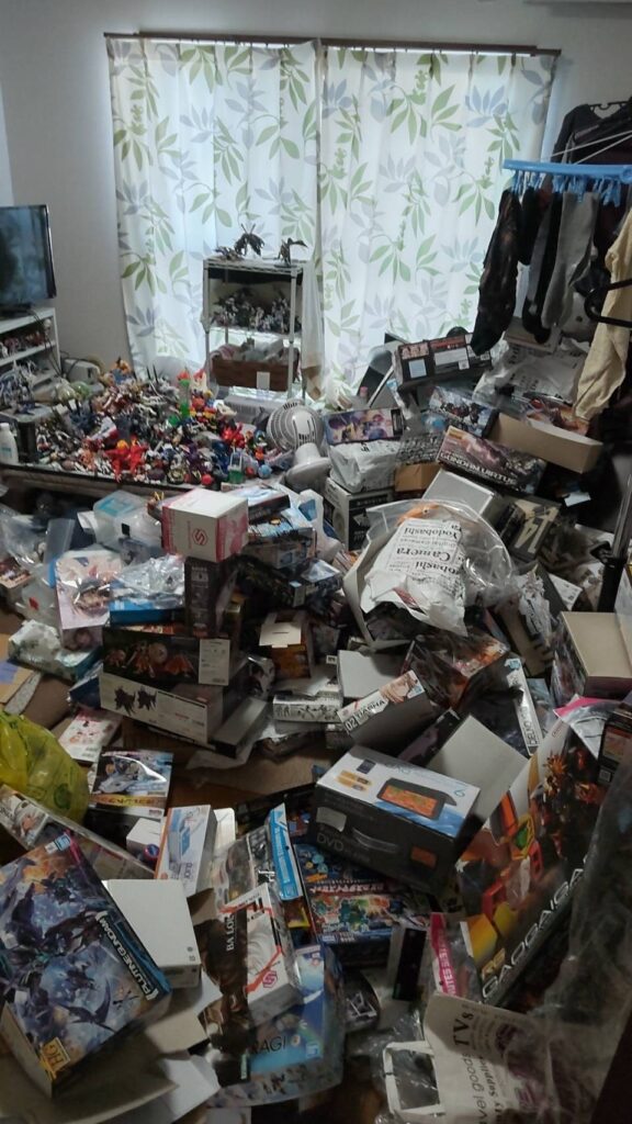 熊本県水俣市2DKマンションT様のゴミ屋敷片付け事例 Before