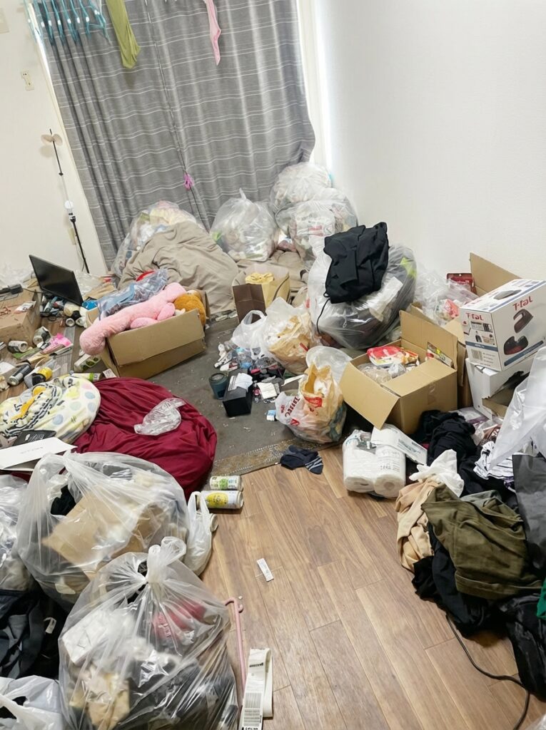 高知県大川村1KアパートN様のゴミ屋敷片付け事例 Before