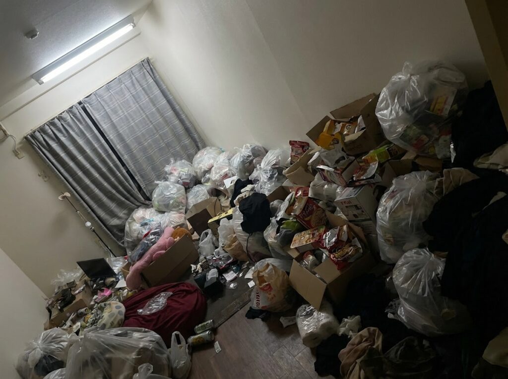 高知県大川村3LDK戸建てH様のゴミ屋敷片付け事例 Before