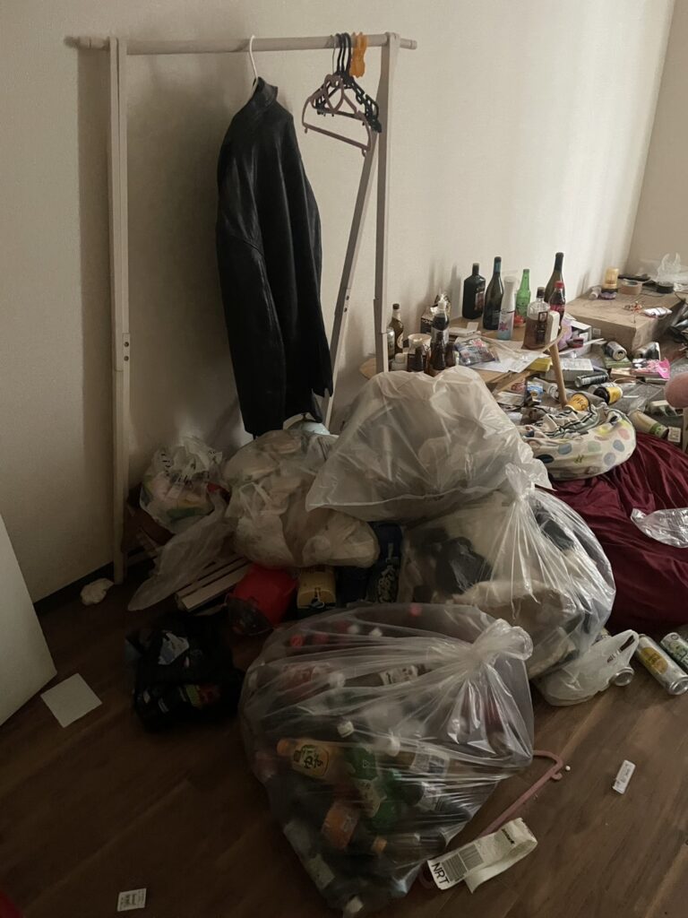 高知県いの町1LDKマンションY様のゴミ屋敷片付け事例 Before