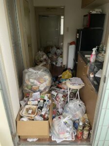 高知県仁淀川町2DKマンションO様のゴミ屋敷片付け事例